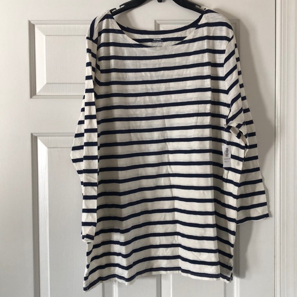 Old Navy Tops - Old Navy NWT cream and navy tunic 3/4 sleeve top.